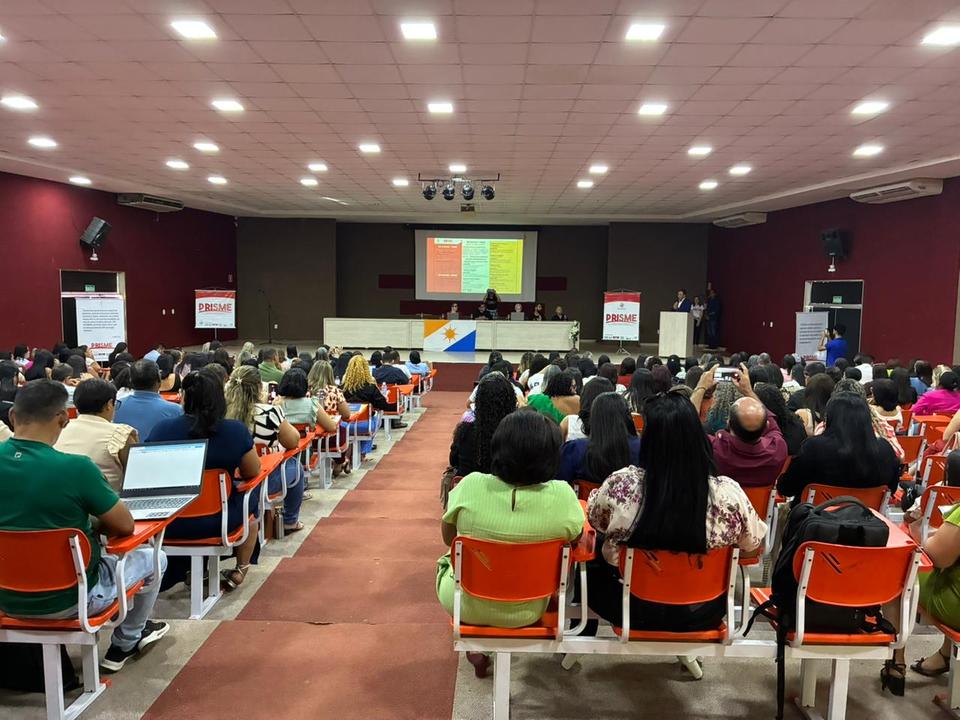 Evento também ocorre no auditório da ETI Eurídice Ferreira de Mello (Foto: Divulgação / Prisme)